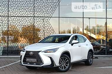 Lexus NX 2023