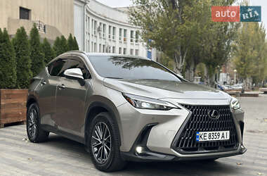 Lexus NX 2022