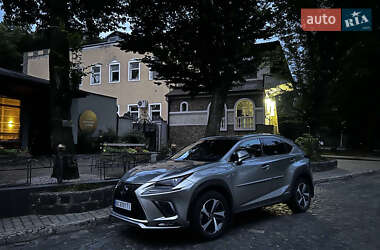 Lexus NX 2021