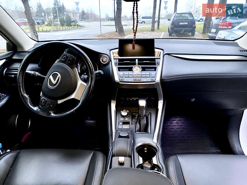 Внедорожник / Кроссовер Lexus NX 2015 в Киеве