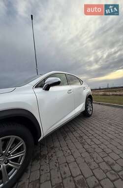 Позашляховик / Кросовер Lexus NX 2017 в Львові