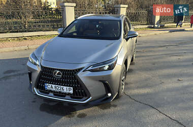 Lexus NX 2023