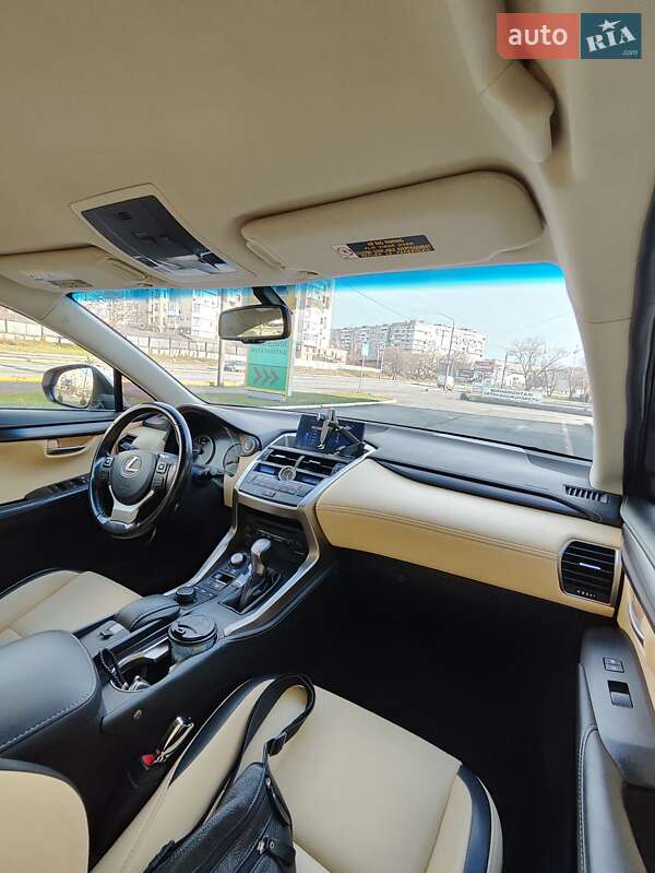 Внедорожник / Кроссовер Lexus NX 2016 в Запорожье