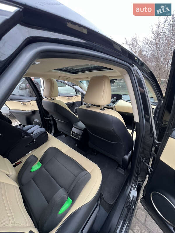 Внедорожник / Кроссовер Lexus NX 2018 в Львове