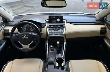 Внедорожник / Кроссовер Lexus NX 2017 в 