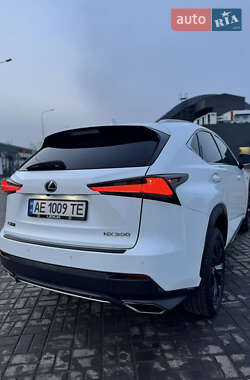 Внедорожник / Кроссовер Lexus NX 2017 в 