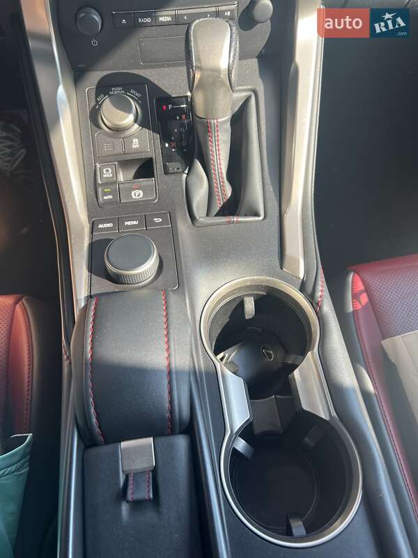 Внедорожник / Кроссовер Lexus NX 2016 в Виноградове