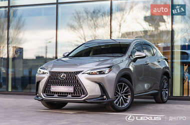 Lexus NX 2022