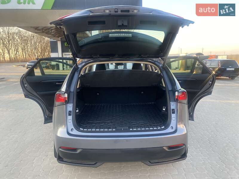 Внедорожник / Кроссовер Lexus NX 2016 в Тернополе