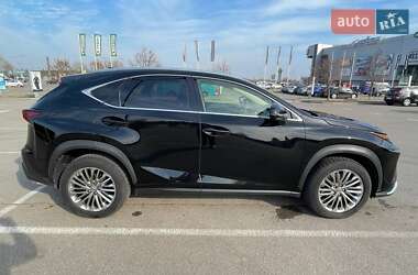 Внедорожник / Кроссовер Lexus NX 2016 в 