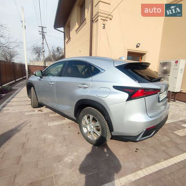 Позашляховик / Кросовер Lexus NX 2018 в Львові