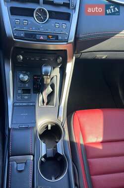 Внедорожник / Кроссовер Lexus NX 2018 в 