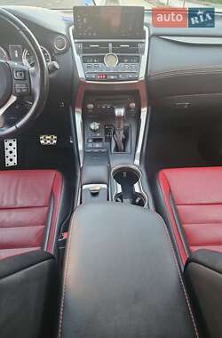 Позашляховик / Кросовер Lexus NX 2020 в 