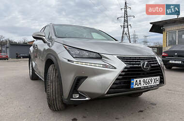 Позашляховик / Кросовер Lexus NX 2017 в 