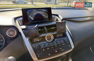 Позашляховик / Кросовер Lexus NX 2017 в 