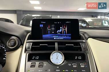 Внедорожник / Кроссовер Lexus NX 2020 в 