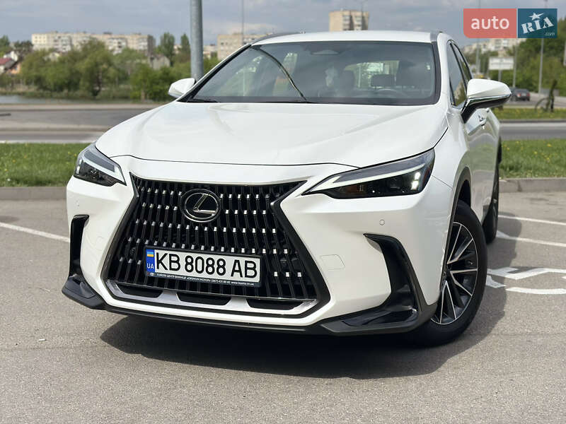 Lexus NX 2023