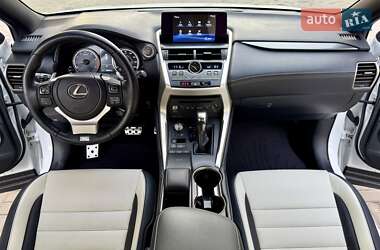 Позашляховик / Кросовер Lexus NX 2021 в 