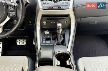 Позашляховик / Кросовер Lexus NX 2021 в 