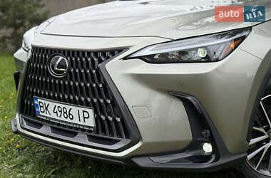Позашляховик / Кросовер Lexus NX 2023 в 