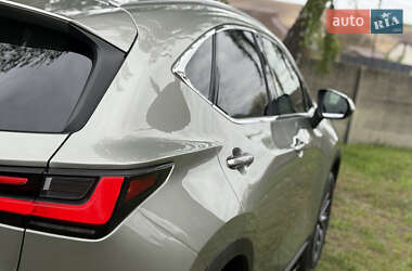 Позашляховик / Кросовер Lexus NX 2023 в 