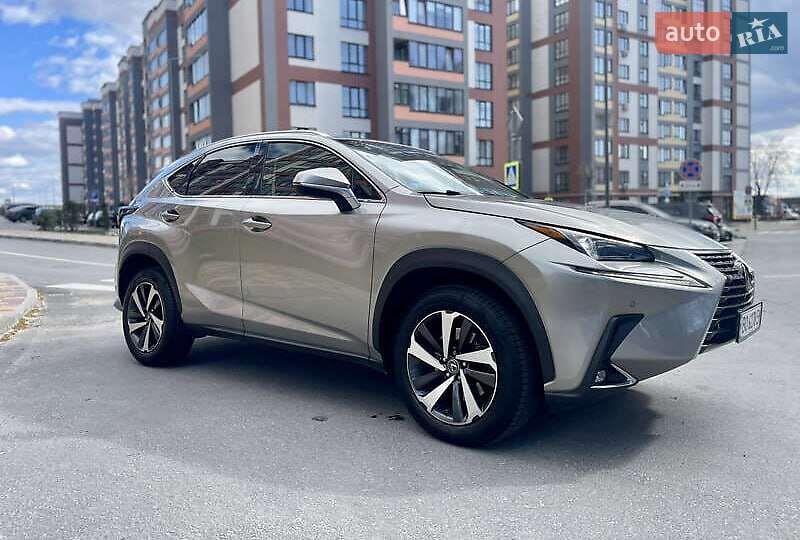 Позашляховик / Кросовер Lexus NX 2017 в Києві