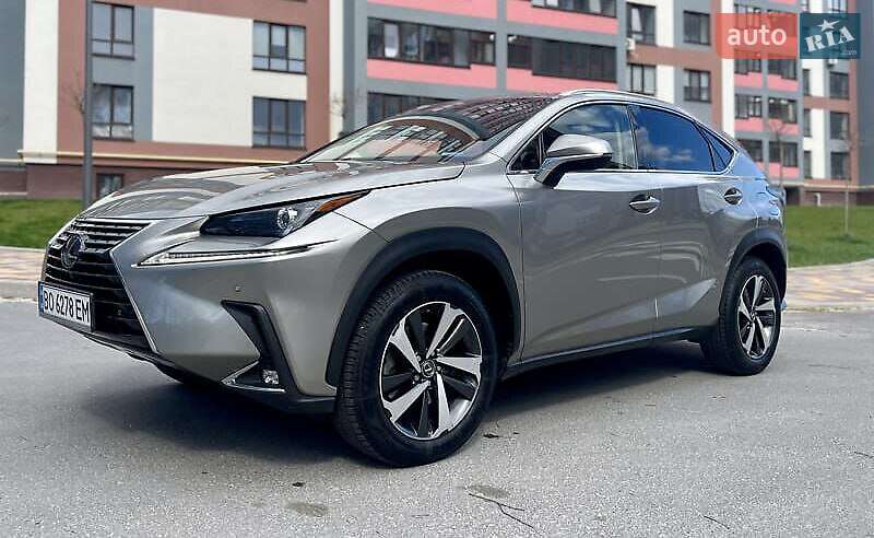 Позашляховик / Кросовер Lexus NX 2017 в Києві