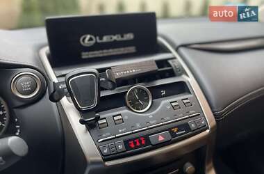 Позашляховик / Кросовер Lexus NX 2017 в 