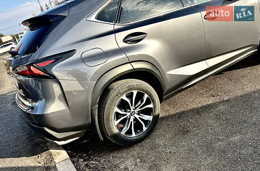 Позашляховик / Кросовер Lexus NX 2016 в 