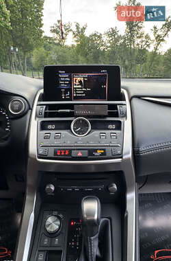 Внедорожник / Кроссовер Lexus NX 2019 в 