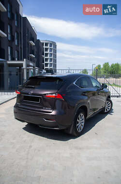 Позашляховик / Кросовер Lexus NX 2015 в 