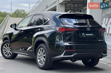 Позашляховик / Кросовер Lexus NX 2018 в 