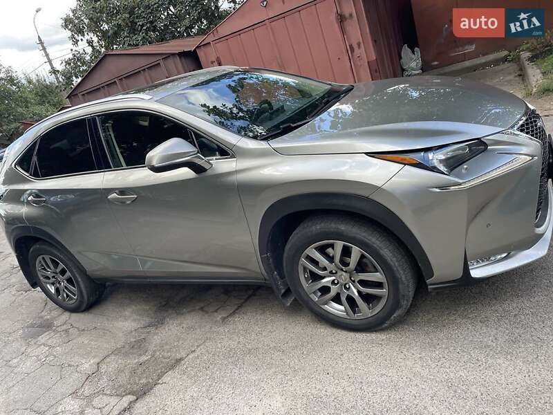 Позашляховик / Кросовер Lexus NX 2016 в Києві