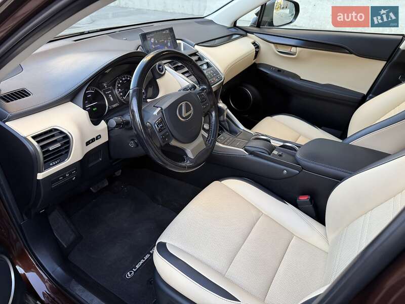 Внедорожник / Кроссовер Lexus NX 2016 в Львове