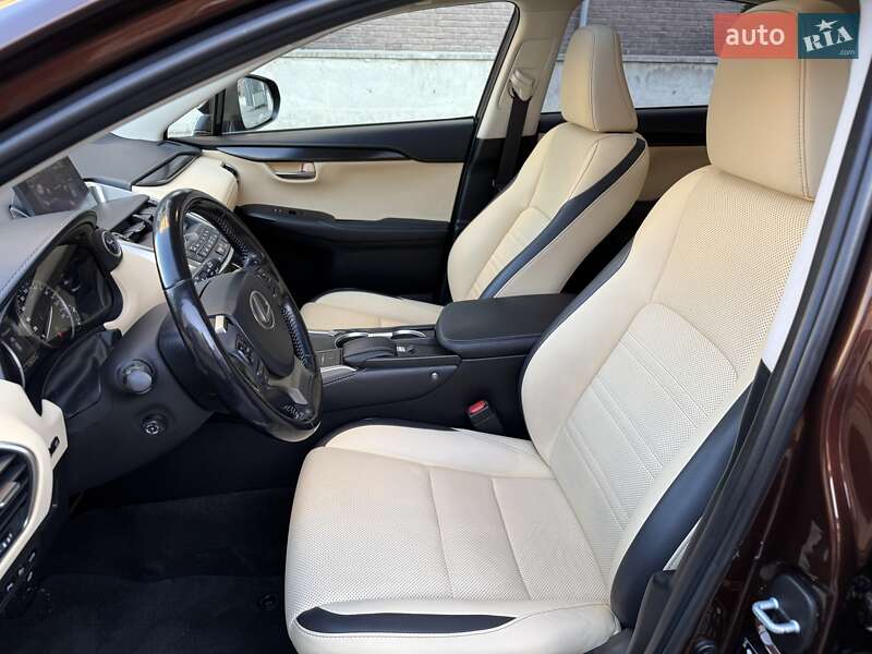 Внедорожник / Кроссовер Lexus NX 2016 в Львове