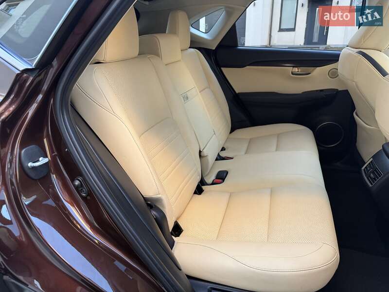 Внедорожник / Кроссовер Lexus NX 2016 в Львове