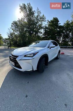 Внедорожник / Кроссовер Lexus NX 2015 в 