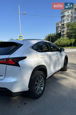 Внедорожник / Кроссовер Lexus NX 2015 в 