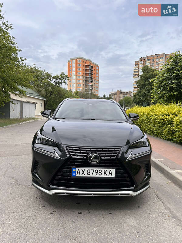 Внедорожник / Кроссовер Lexus NX 2020 в 