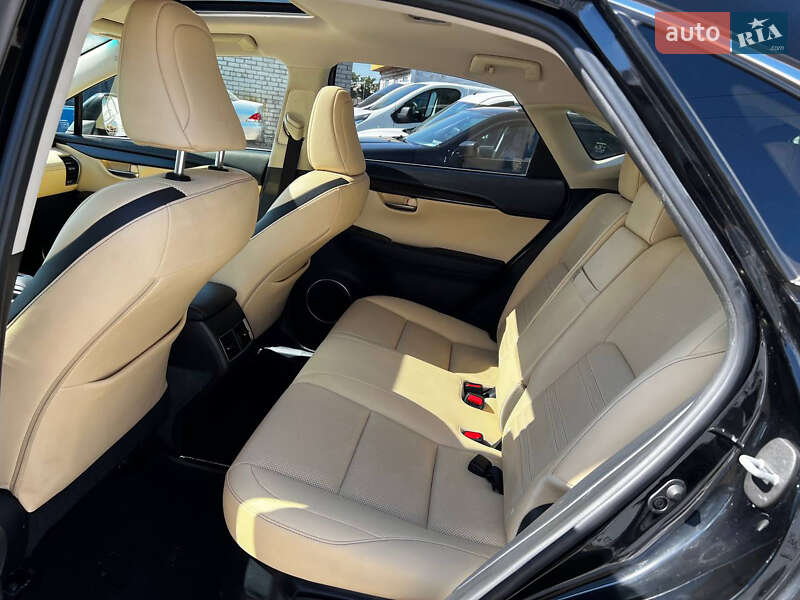 Позашляховик / Кросовер Lexus NX 2017 в Дніпрі