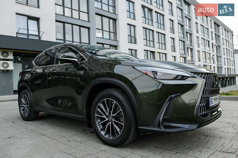 Внедорожник / Кроссовер Lexus NX 2022 в Новояворовске