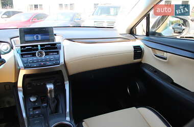 Позашляховик / Кросовер Lexus NX 2015 в 