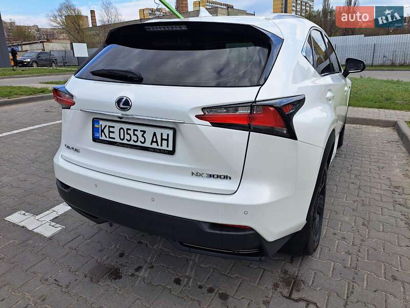 Позашляховик / Кросовер Lexus NX 2017 в 