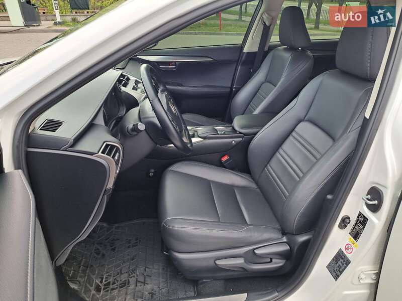 Позашляховик / Кросовер Lexus NX 2017 в Дніпрі