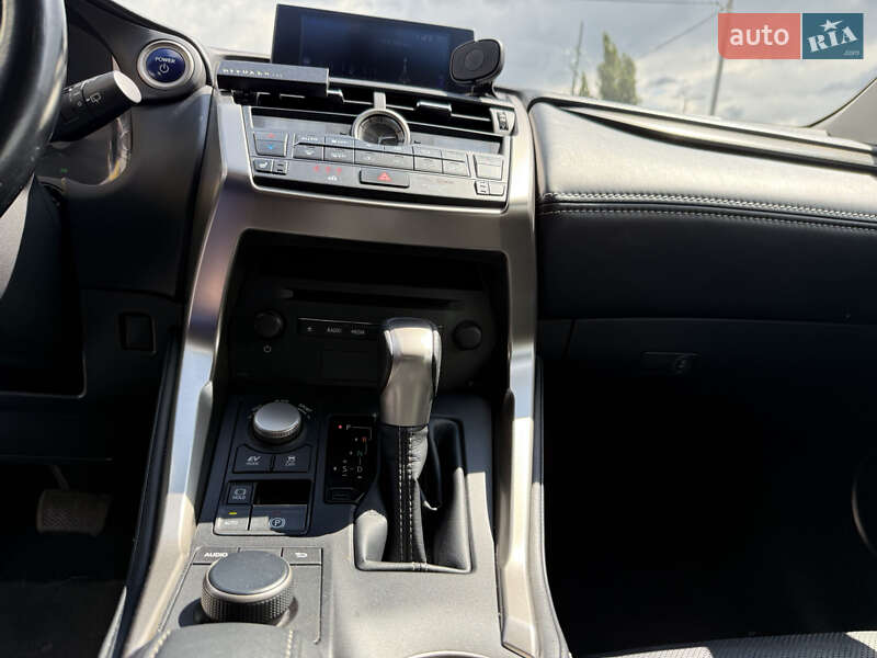 Внедорожник / Кроссовер Lexus NX 2017 в Киеве