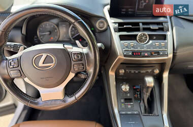 Внедорожник / Кроссовер Lexus NX 2018 в 
