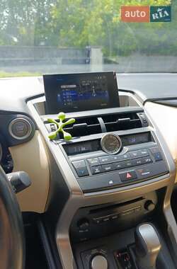 Внедорожник / Кроссовер Lexus NX 2015 в 
