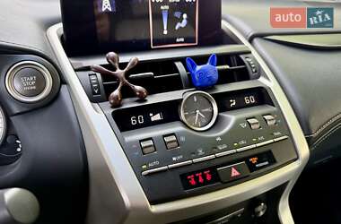 Внедорожник / Кроссовер Lexus NX 2021 в 