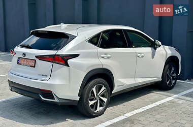 Внедорожник / Кроссовер Lexus NX 2020 в 