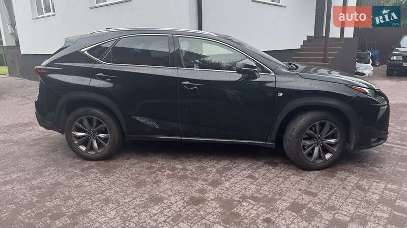 Позашляховик / Кросовер Lexus NX 2017 в Києві